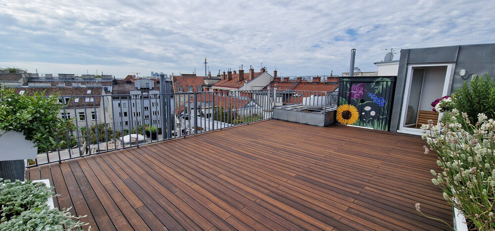 Blühende Terrasse